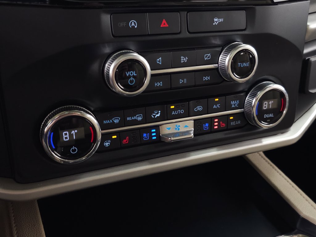 Used 2022 White Ford XLT image 31