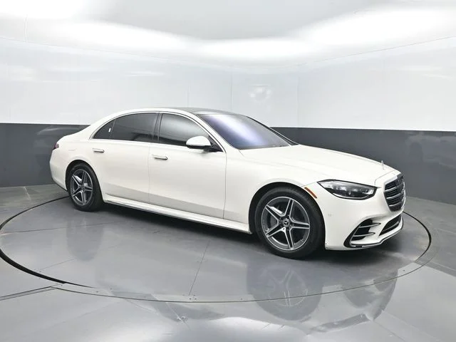 Used 2022 White Mercedes-Benz S 580 image 38