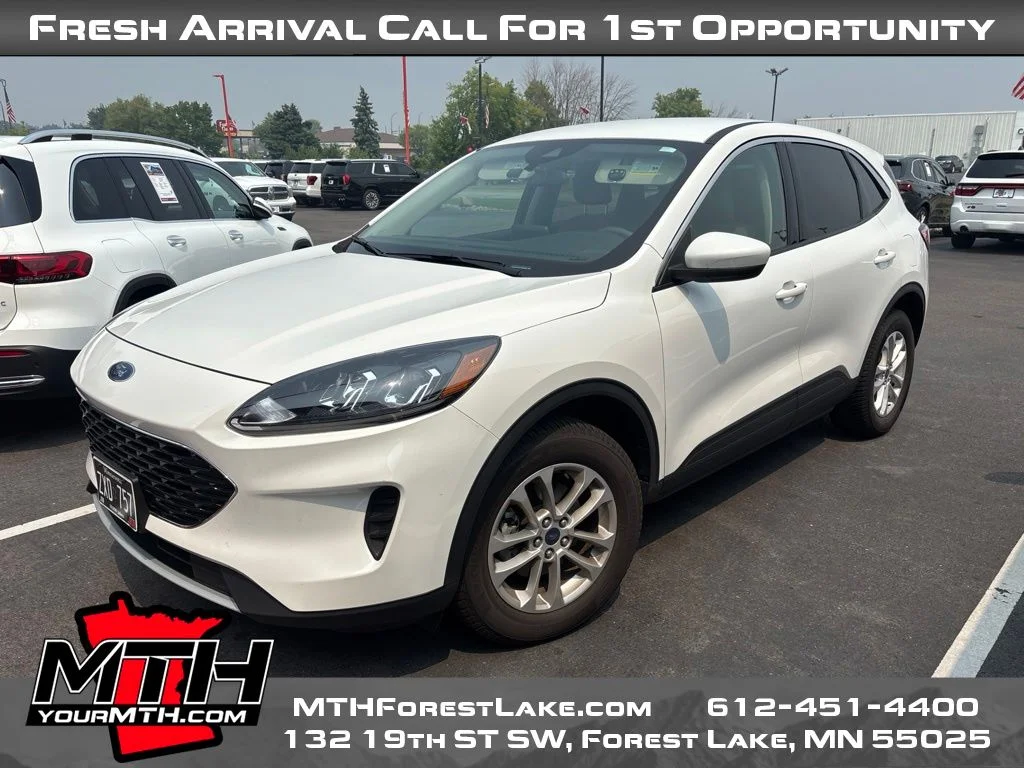 Used 2020 White Ford SE image 1