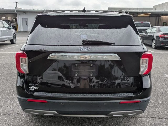 Certified Used 2022 Black Metallic Ford XLT image 4