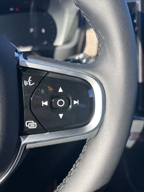 2026 Volvo XC90 Plus - Photo 16