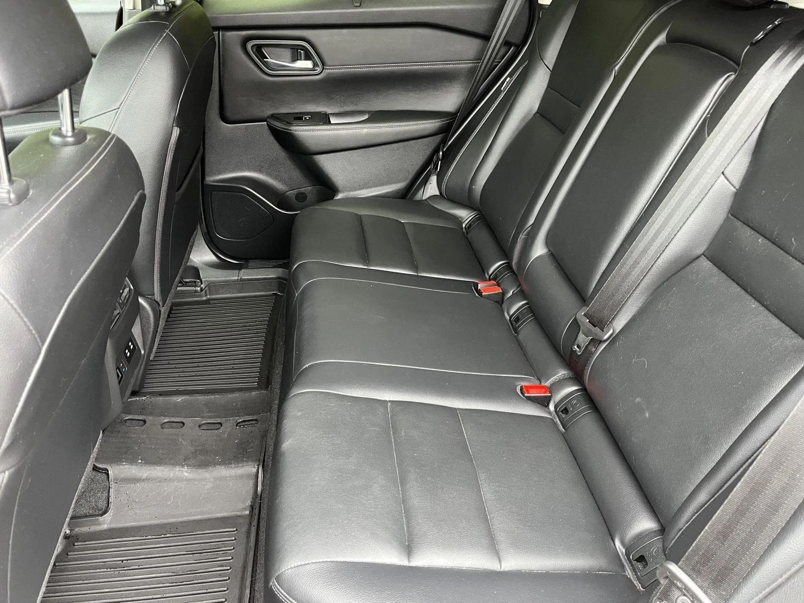 Used 2024 Baja Storm Metallic/Super Black Nissan SL image 13