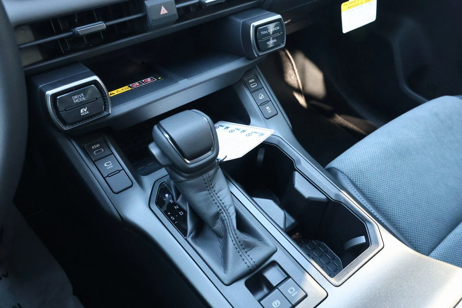 2026 Toyota RAV4 XSE - Photo 22