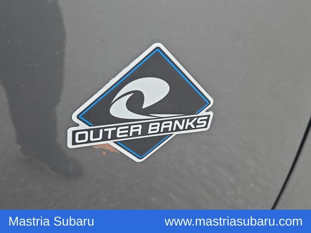 Used 2025 Gray Metallic Ford Outer Banks image 5