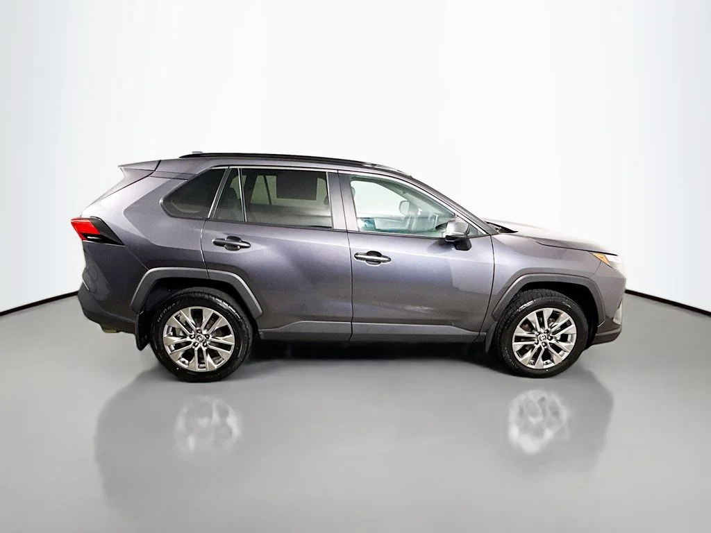 Used 2024 Magnetic Gray Metallic Toyota XLE Premium image 8