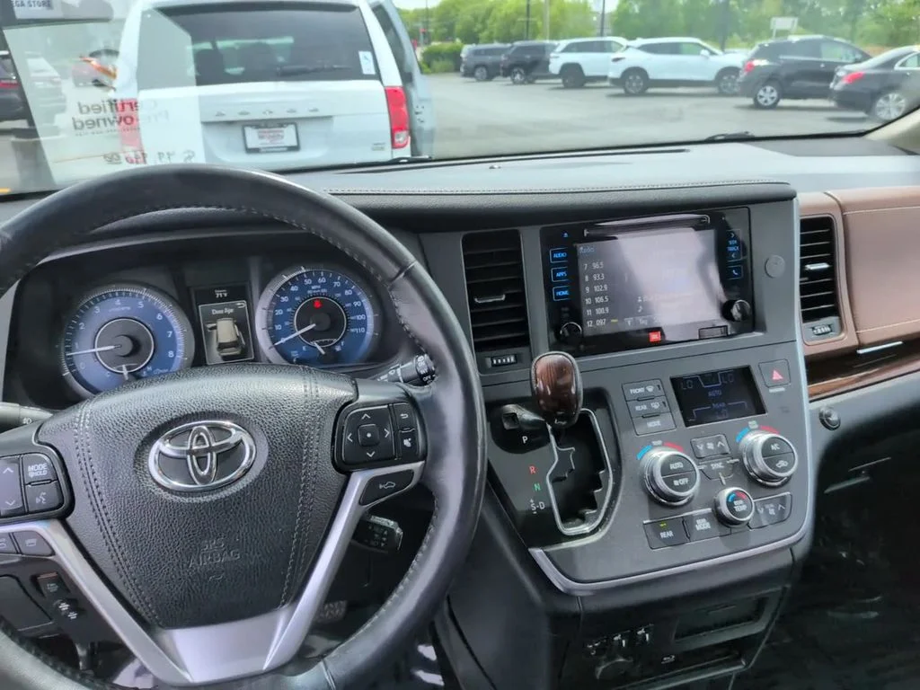 Used 2015 Red Toyota Limited Premium image 26