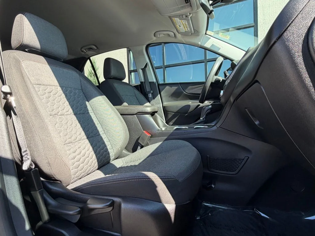 Used 2018 Beige Chevrolet LT image 21