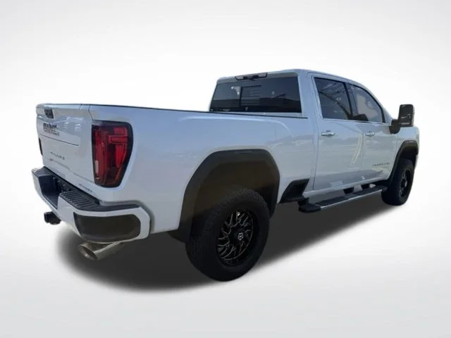 Used 2021 White GMC Denali image 9