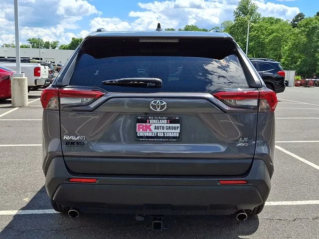 Used 2019 Gray Toyota LE image 6