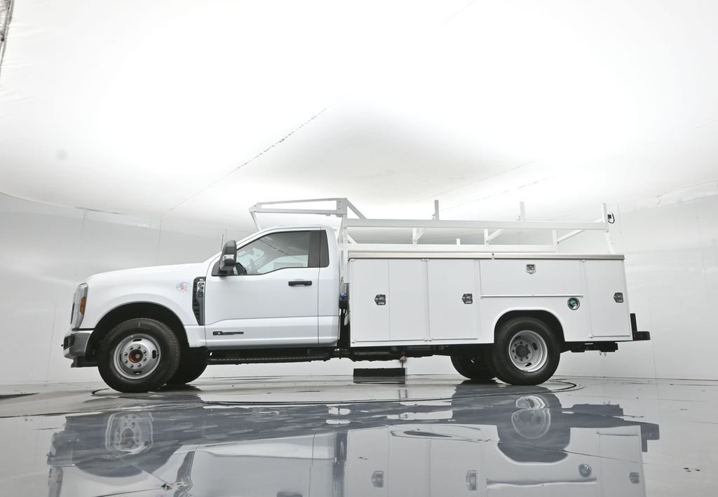 New 2025 Oxford White Ford XL image 7