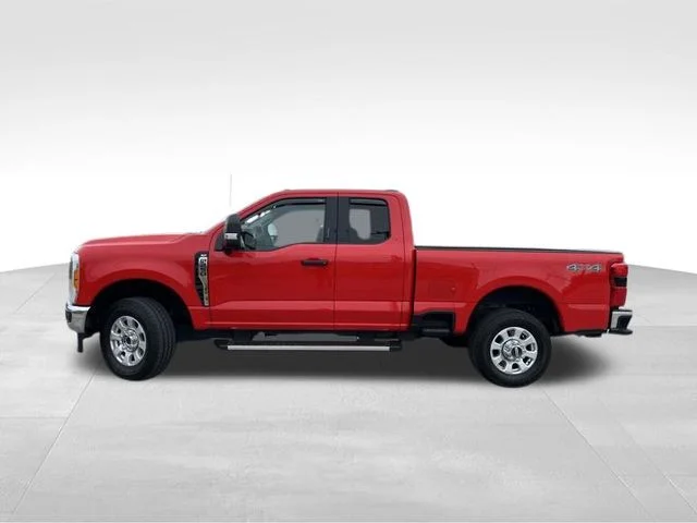 Used 2023 Red Ford XLT image 4