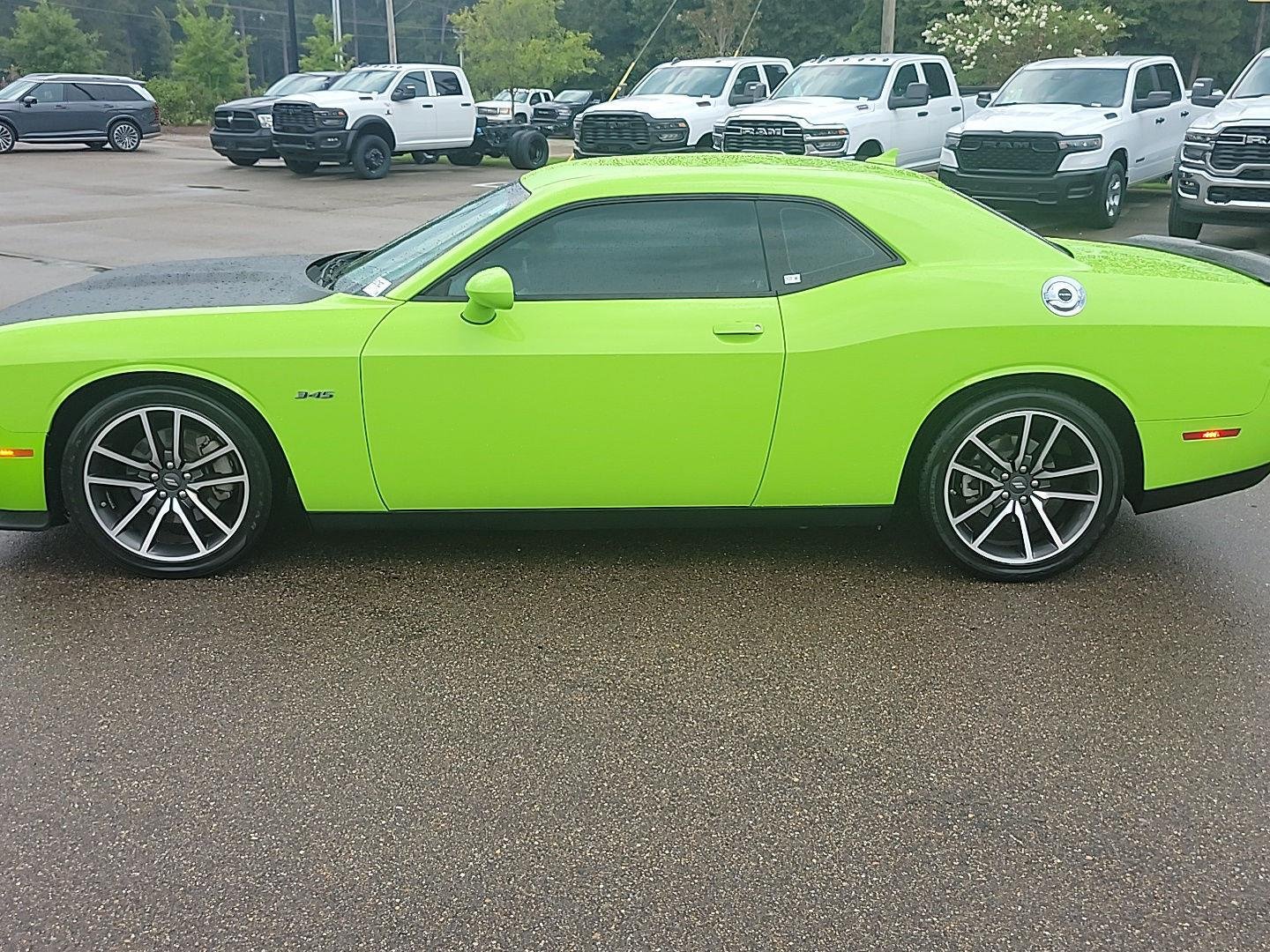 Used 2023 Sublime Metallic Clearcoat Dodge R/T image 5