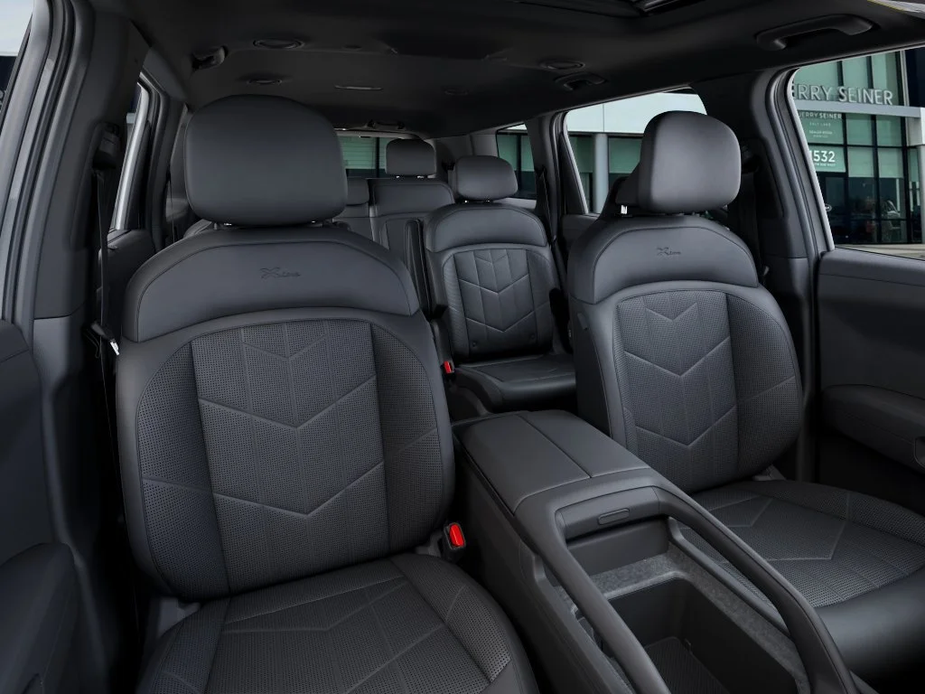New 2027 Glacial White Pearl Kia X-Line EX image 15