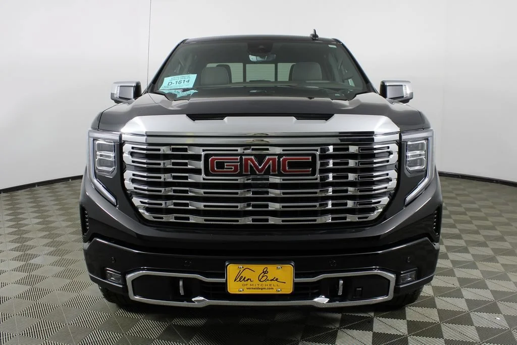2026 GMC Sierra 1500 Denali - Photo 2