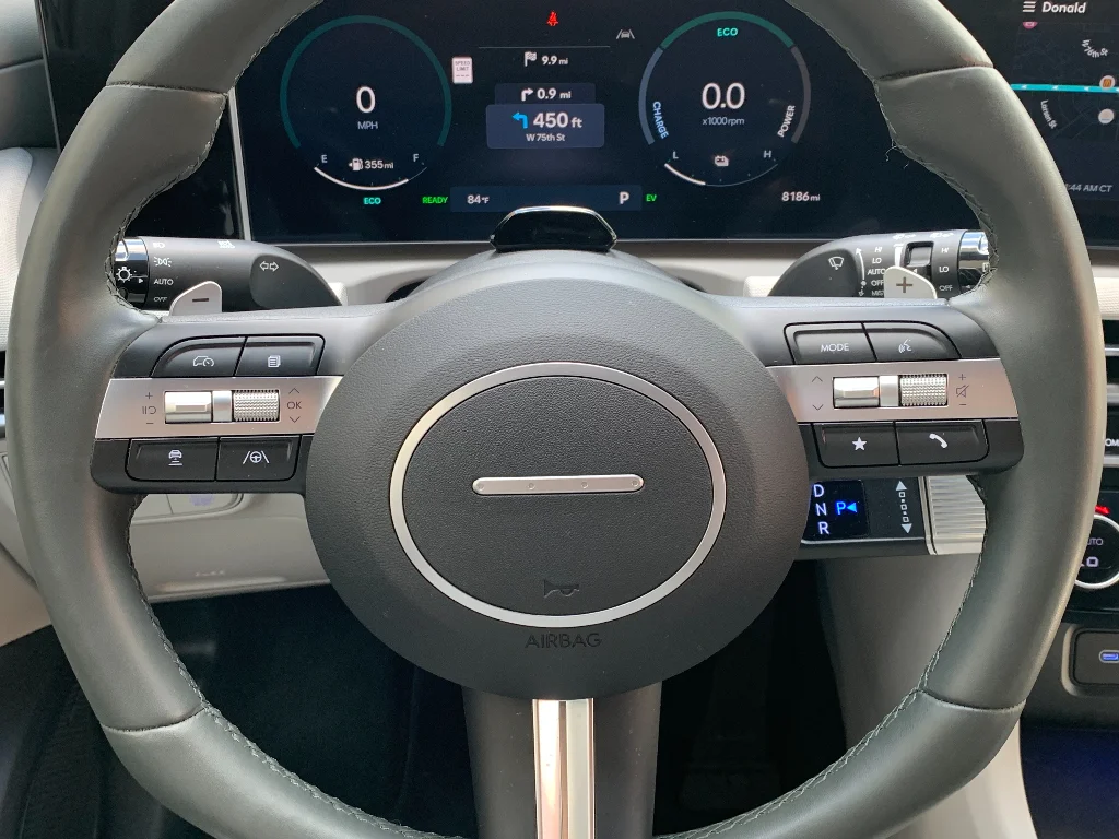 Used 2025 Titan Gray Hyundai Limited image 11