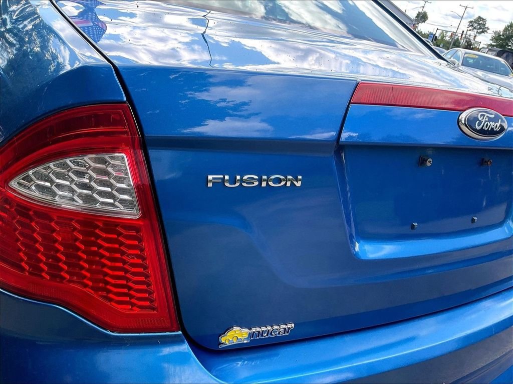 Used 2012 Blue Ford SE image 26