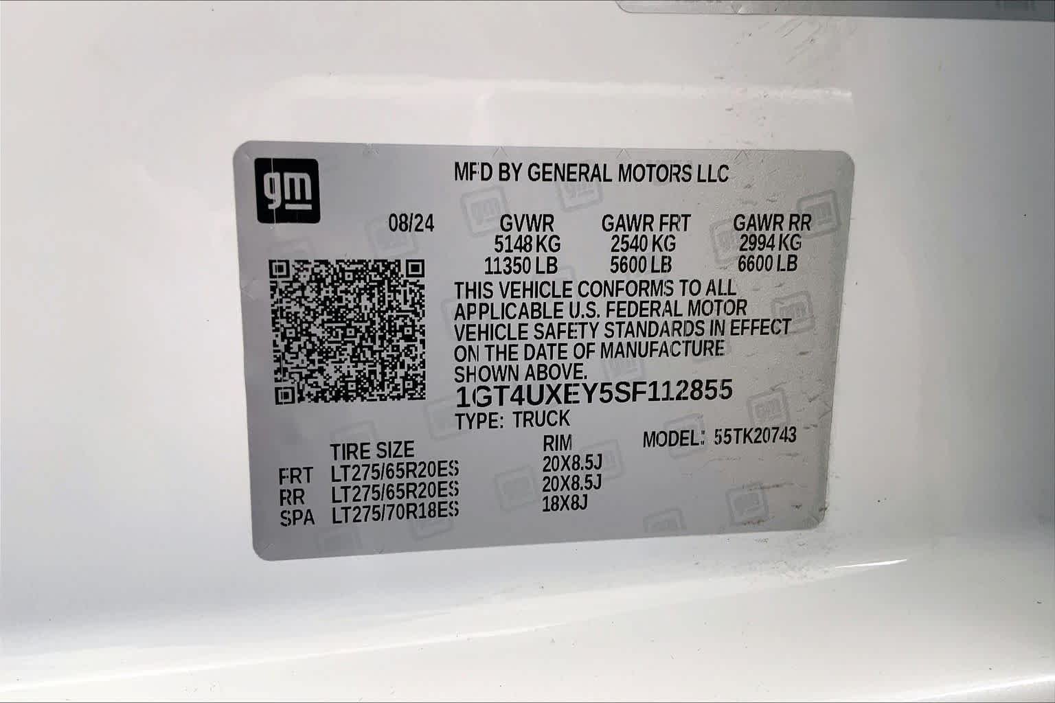 Used 2025 White Frost Tricoat GMC Denali Ultimate image 37