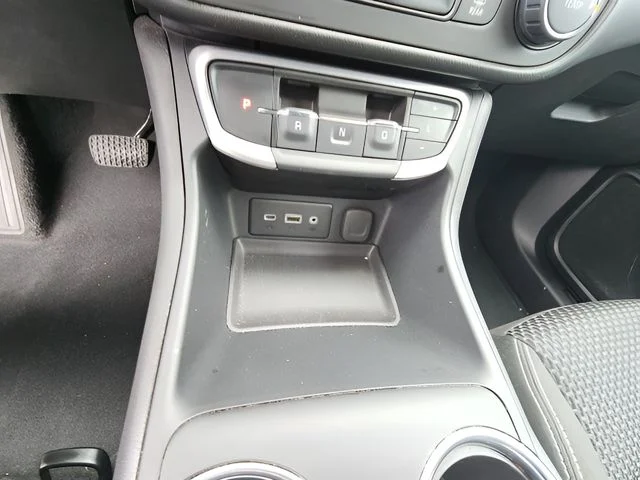 Used 2024 White GMC SLE image 24
