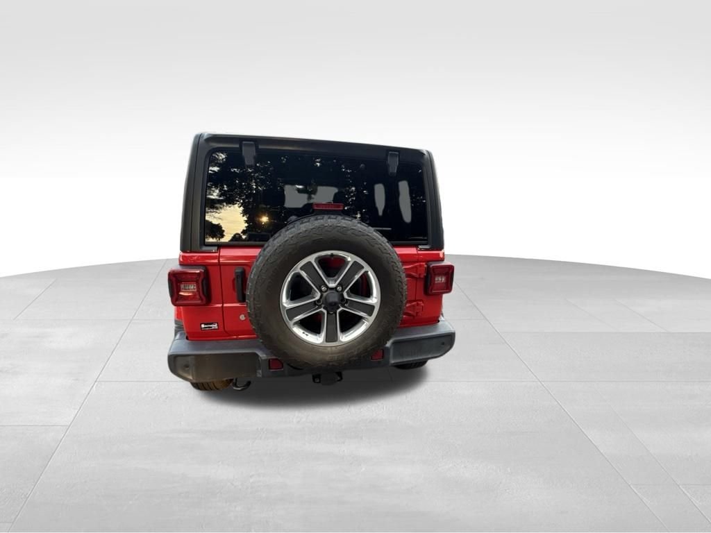 Used 2018 Red Jeep Unlimited Sahara image 4