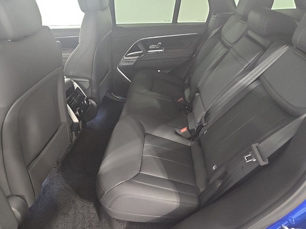 New 2026 Velocity Blue Land Rover SE image 23