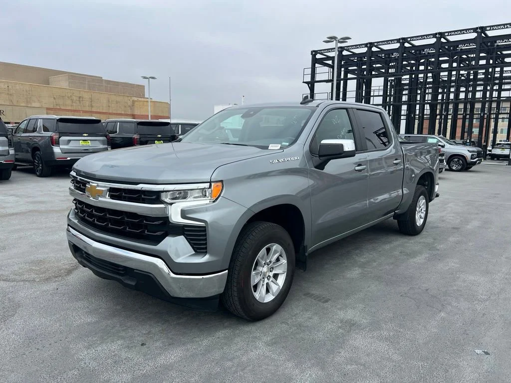 2025 Chevrolet Silverado 1500 LT Crew Cab Short Box's photo