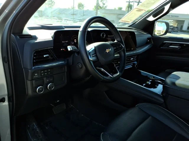 Used 2025 Sterling Gray Metallic Chevrolet Premier image 18