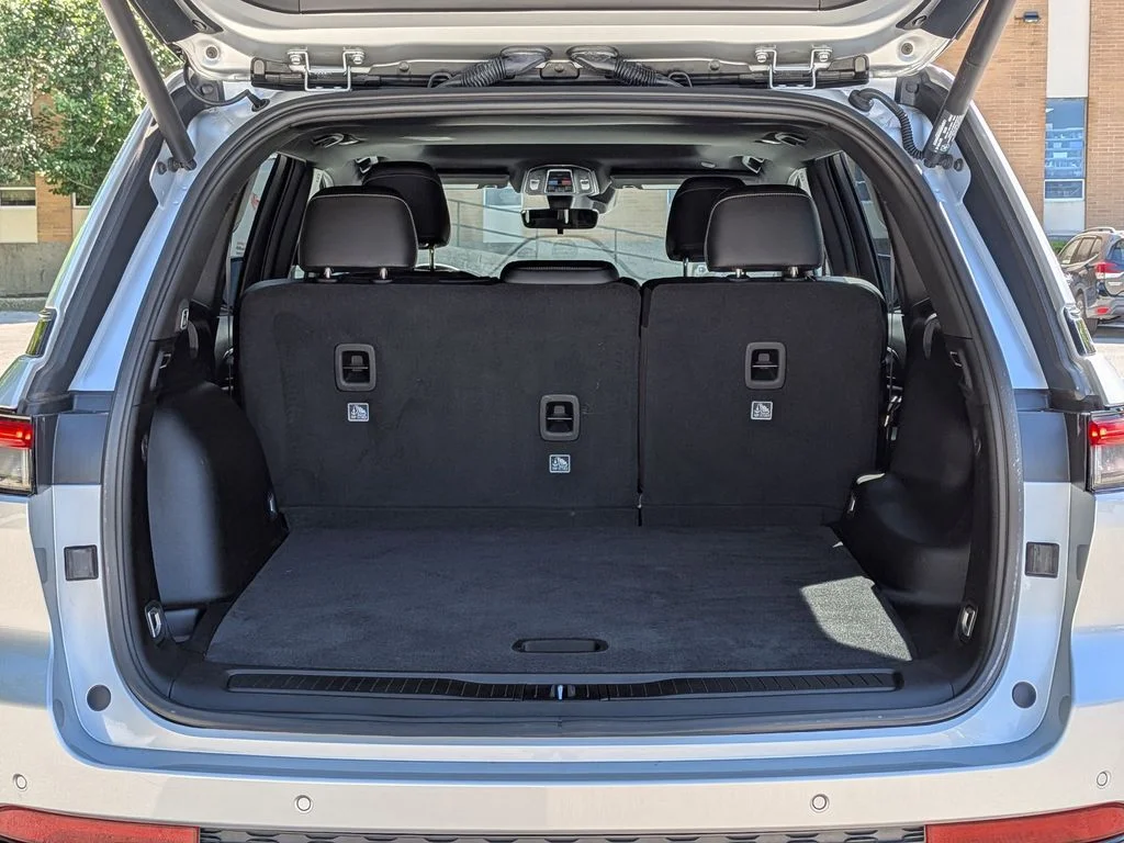 Used 2025 Silver Jeep Altitude X image 6