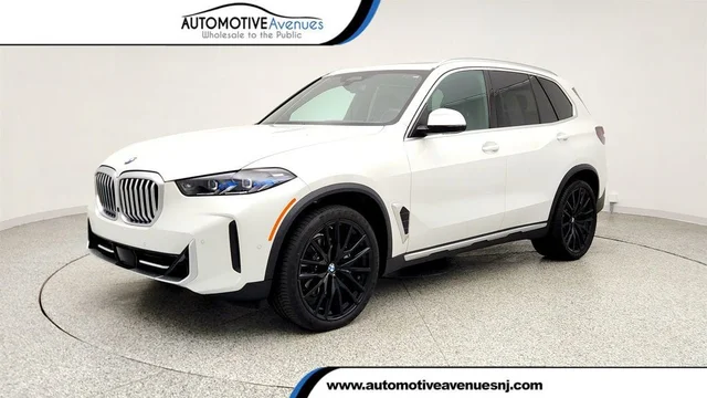 2025 BMW X5 xDrive40i SAV w/ Driving Assistance Pro & Climate Comfort Pkgs