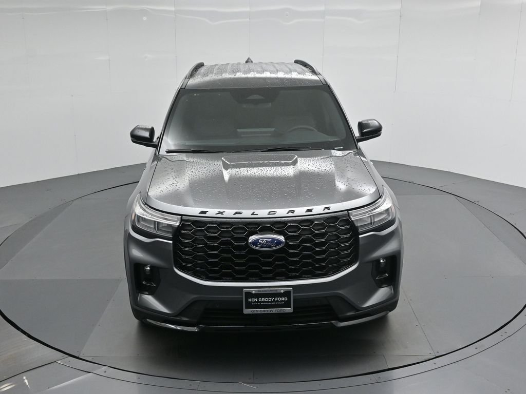 New 2026 Carbonized Gray Metallic Ford ST-Line image 38