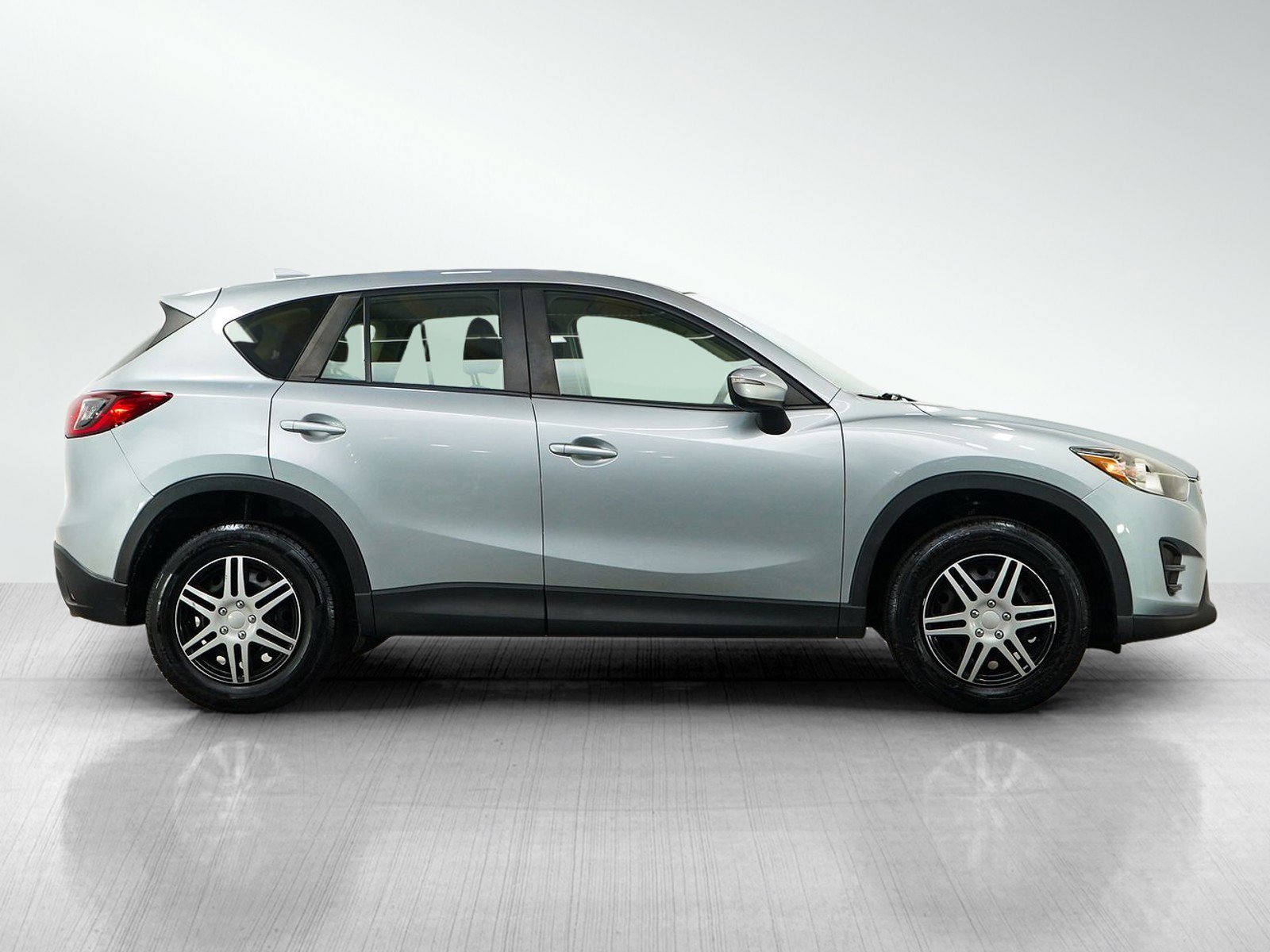 Used 2016 Sonic Silver Metallic Mazda Sport image 6