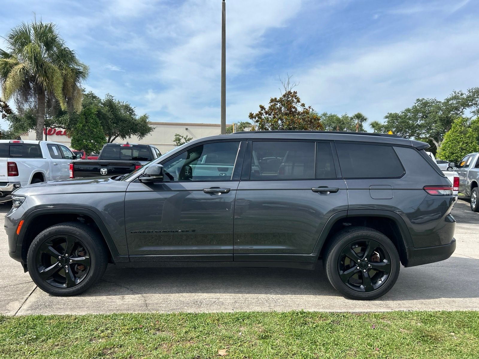Certified Used 2023 Gray Jeep Altitude X image 2