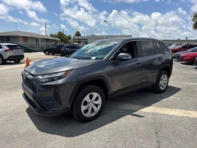 2025 Toyota RAV4 LE - Photo 7