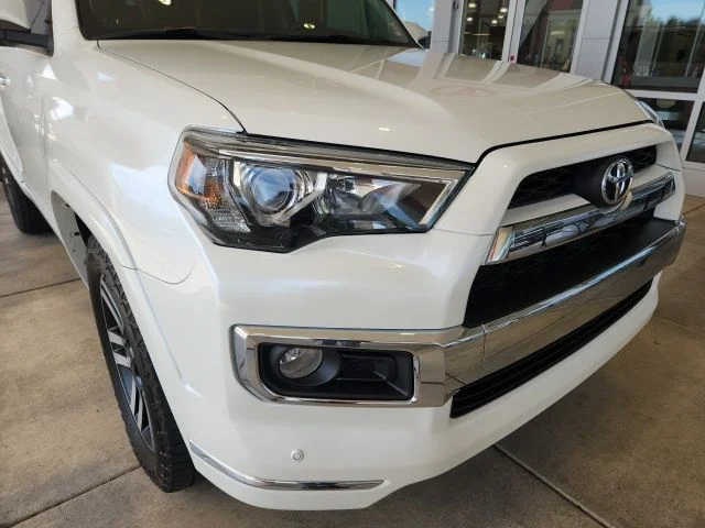 Certified Used 2016  Toyota Limited image 8