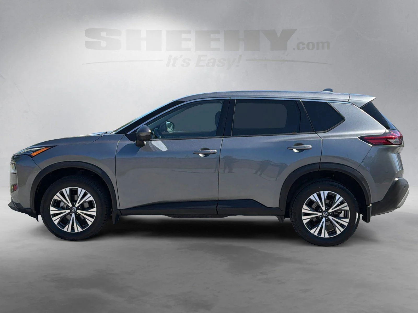 Used 2021 Gun Metallic Nissan SV image 13