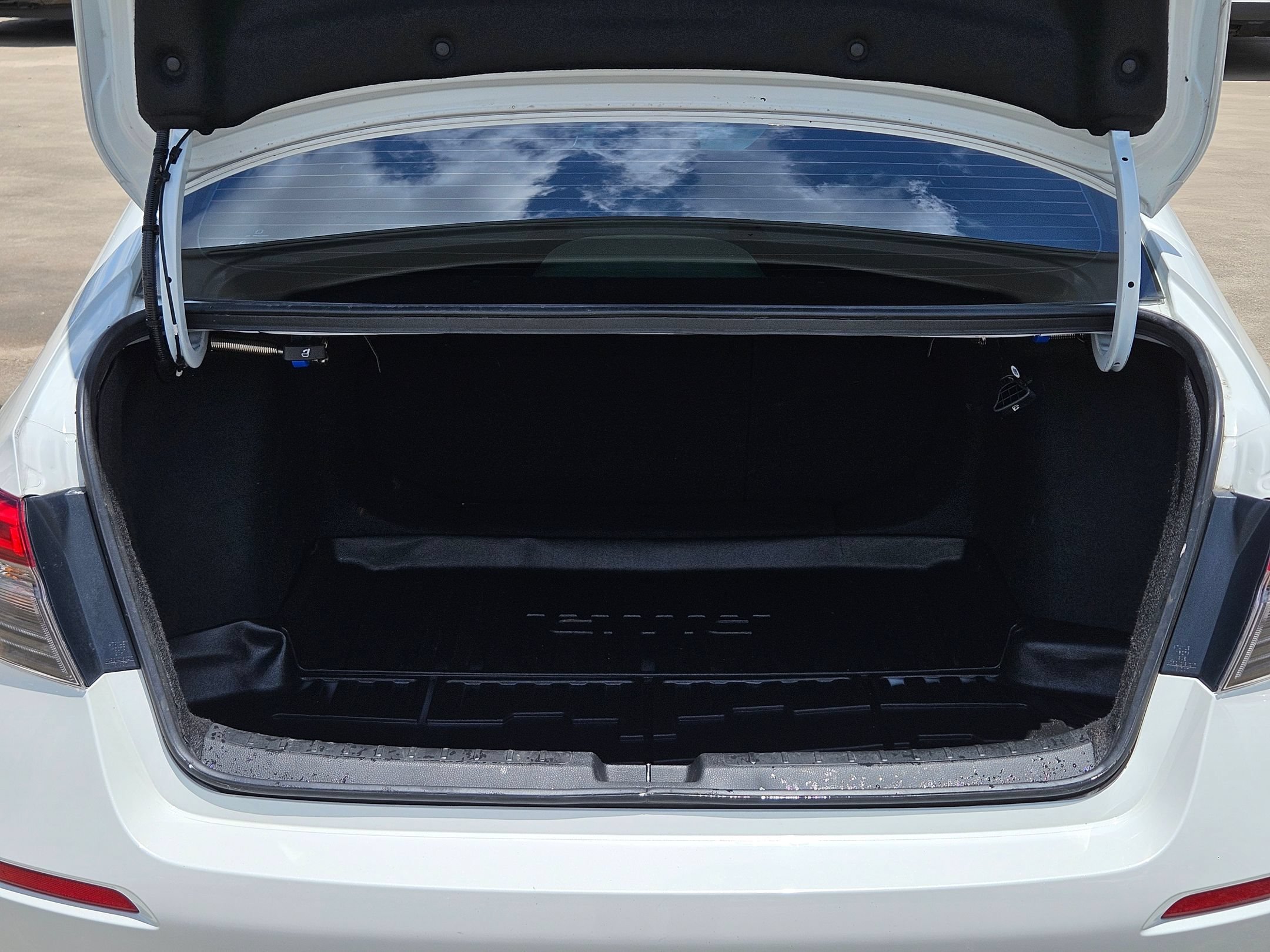 Used 2023 Platinum White Pearl Honda Si image 26
