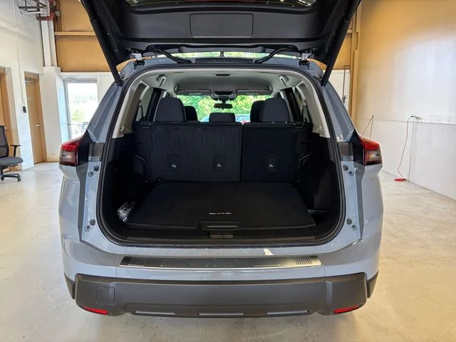 New 2026 Boulder Gray Pearl Nissan SV image 17