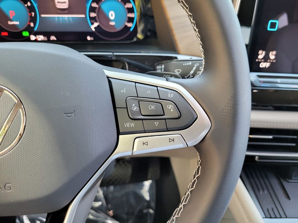 New 2025 Gray Volkswagen 2.0T SE w/Technology image 23