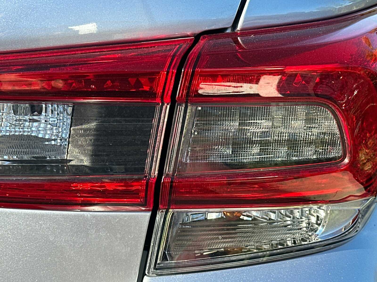 Used 2020 Ice Silver Metallic Subaru Limited 4D Sport Utility image 32