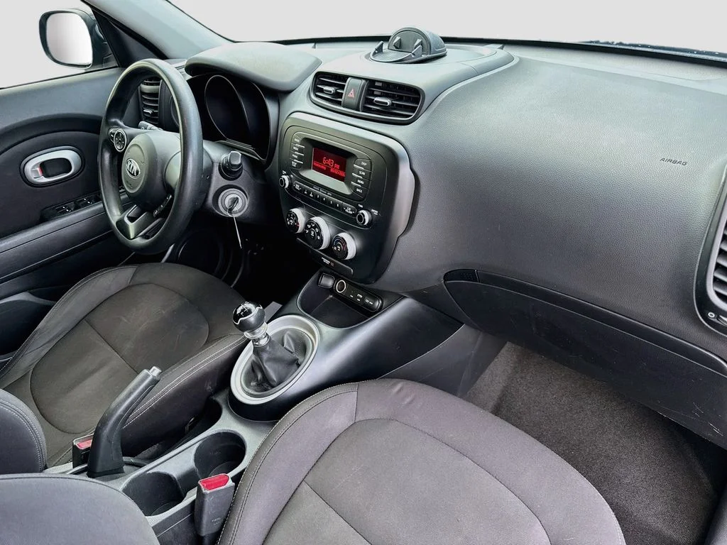 Used 2016 Black Kia Base image 31