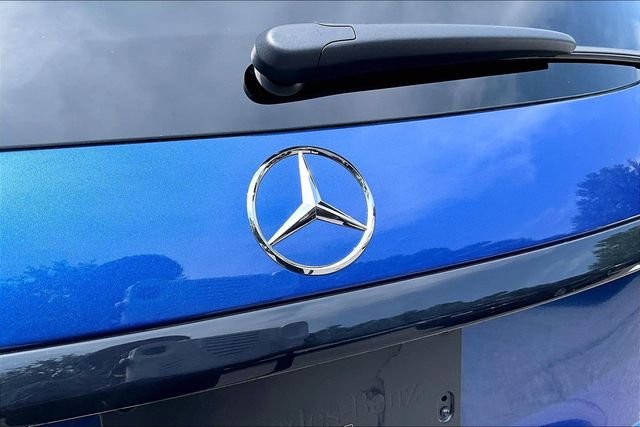 Used 2026 Blue Mercedes-Benz GLC 300 image 28