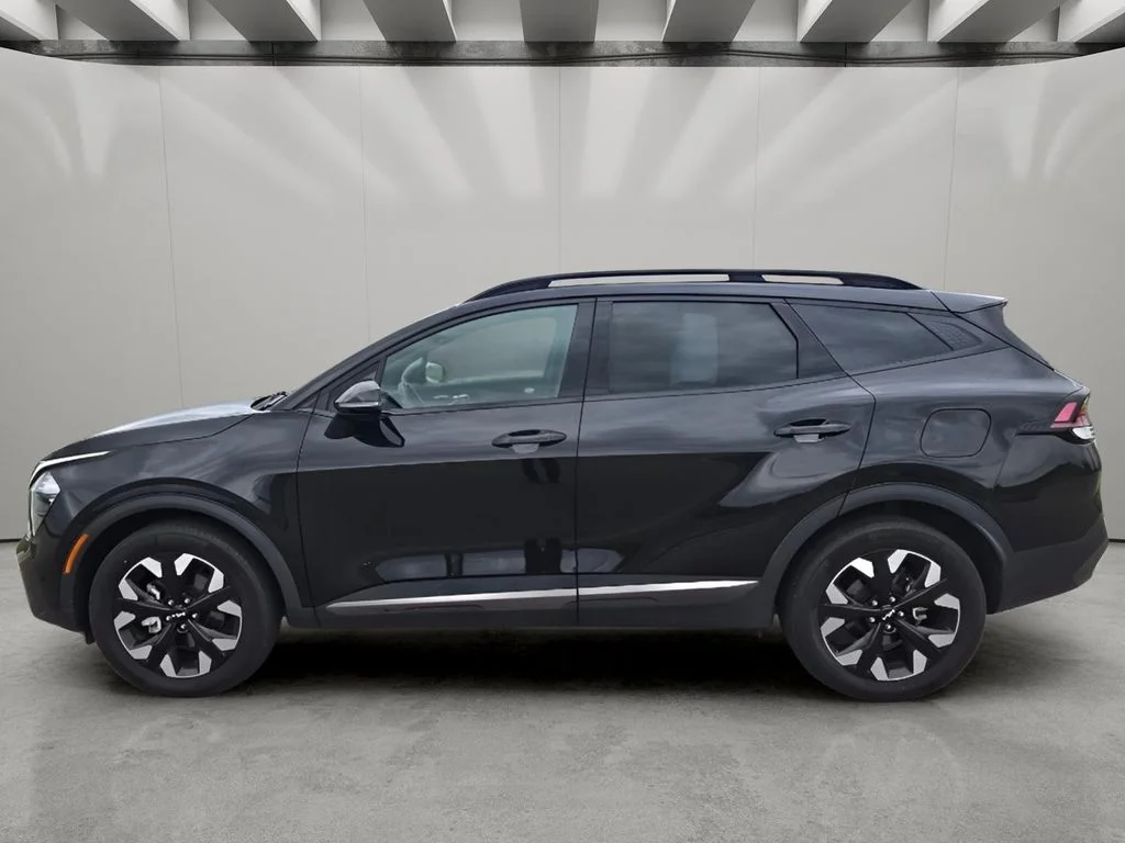 Used 2023 Fusion Black Kia X-Line image 2