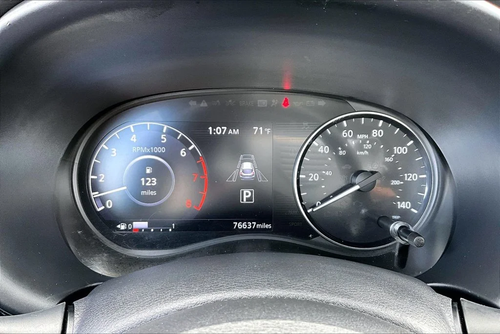 Used 2022 Gray Nissan SV image 13