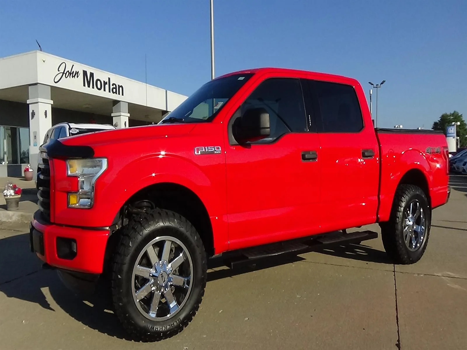 Used 2016 Race Red Ford XLT image 2
