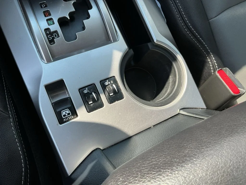 Used 2016 Silver Toyota SR5 Premium image 29