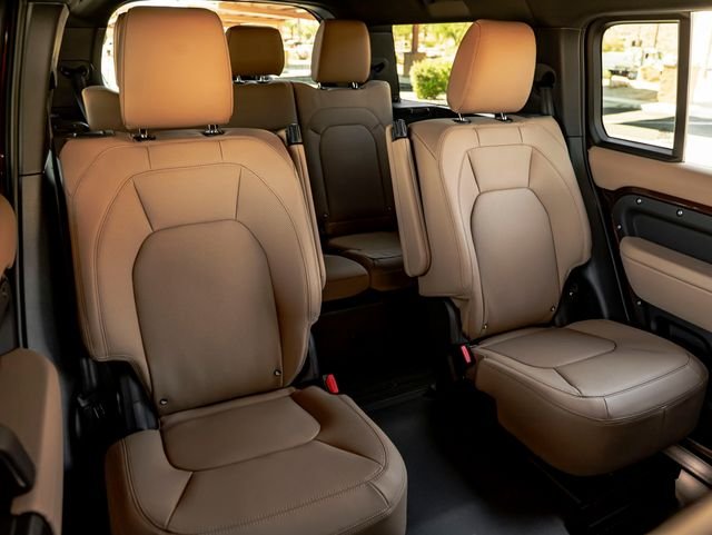 New 2026 Sedona Red Land Rover S image 28