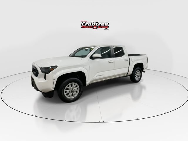 Used 2024 White Toyota SR5 image 4