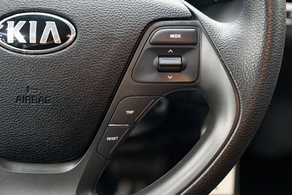 Used 2017 White Kia LX image 15