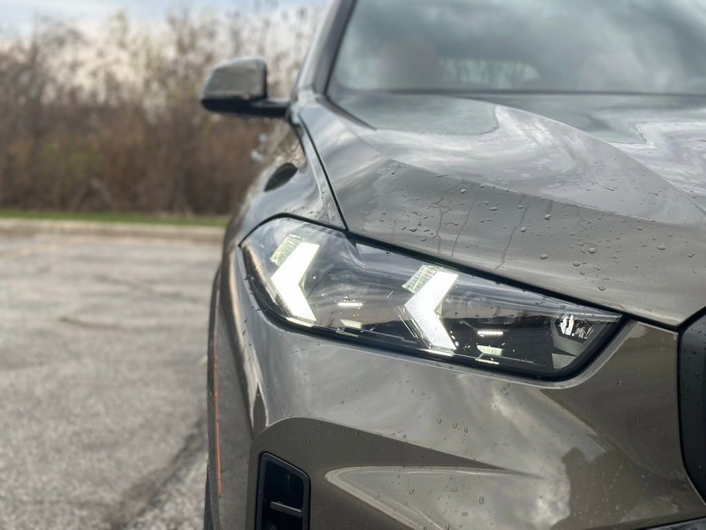 New 2026 Manhattan Green Metallic BMW xDrive50e image 10