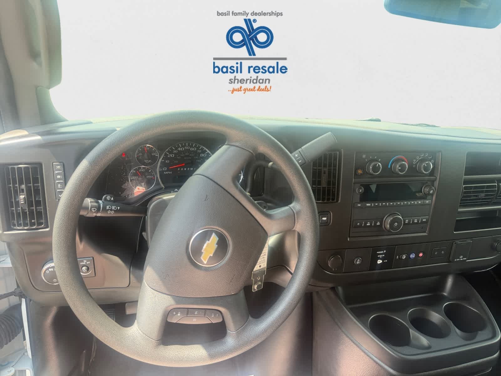Used 2025 Summit White Chevrolet LT image 13