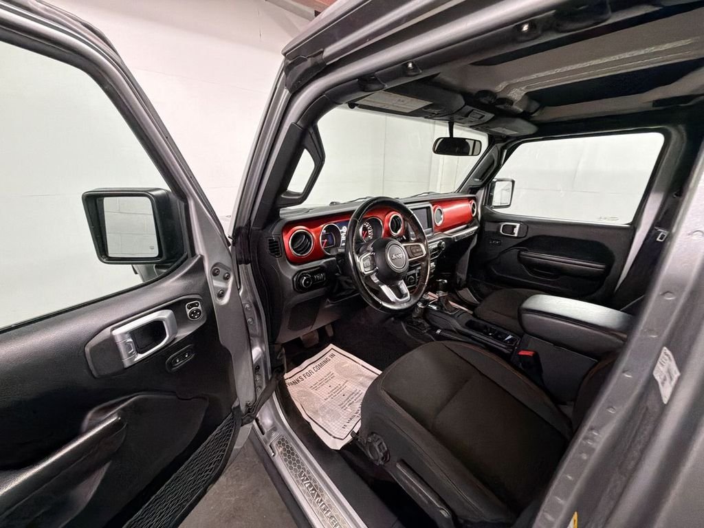Used 2020 Silver Jeep Rubicon 4x4 image 10